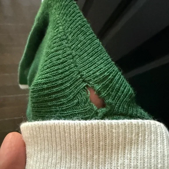 Vintage Green and White Women's Sweater - Picture 3 of 3